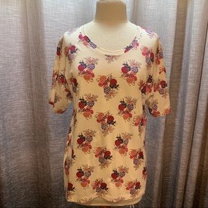 The Tale of Gengi White patterned Uniqlo T-shirt Size Large